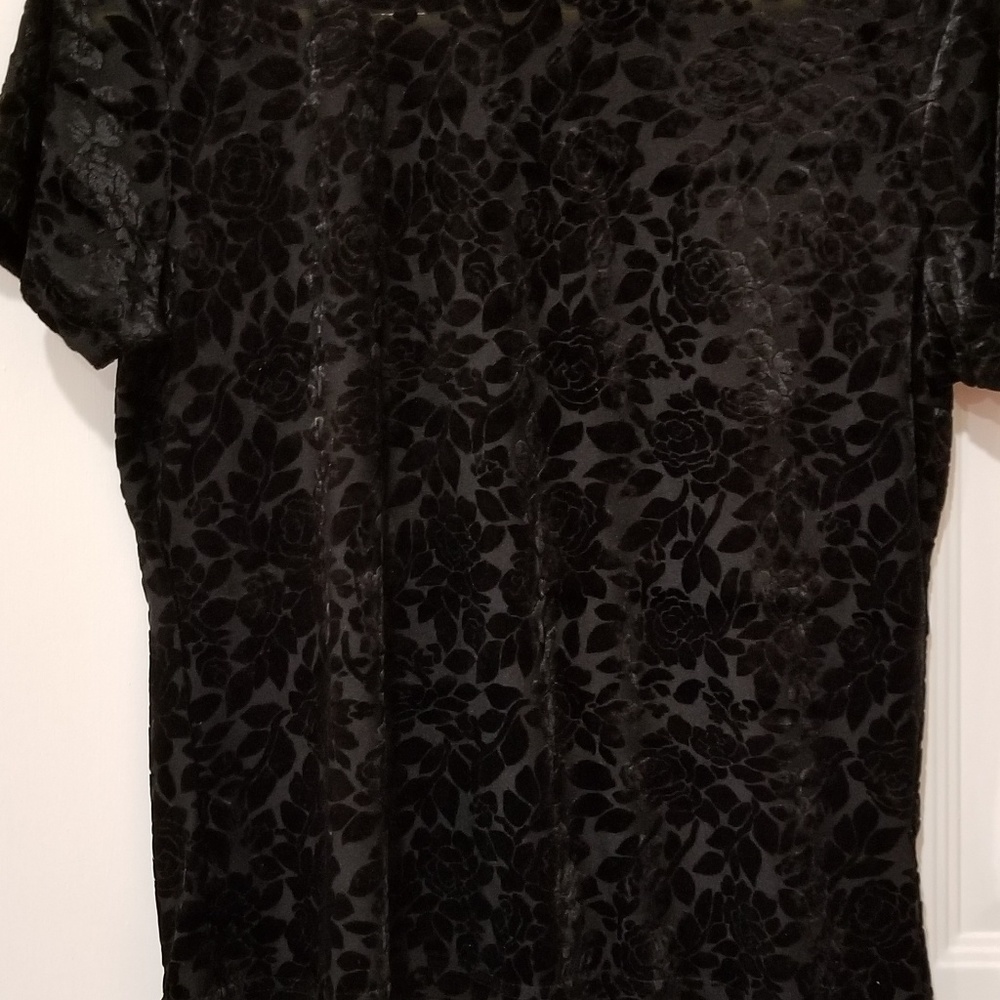 Blouse - Picture 2 of 3